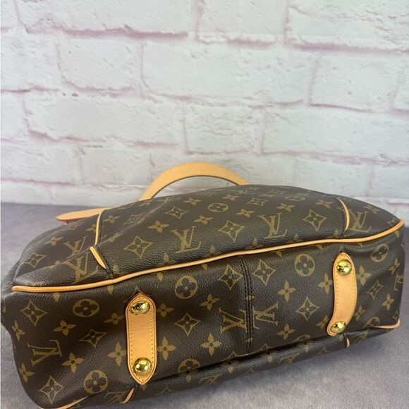 Louis Vuitton Monogram Galliera PM Shoulder Bag - Picture 8 of 16